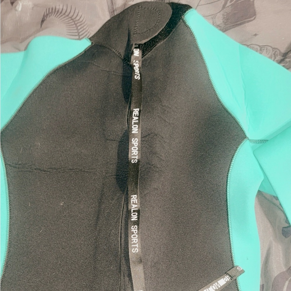 Full Wetsuit in Black and Green